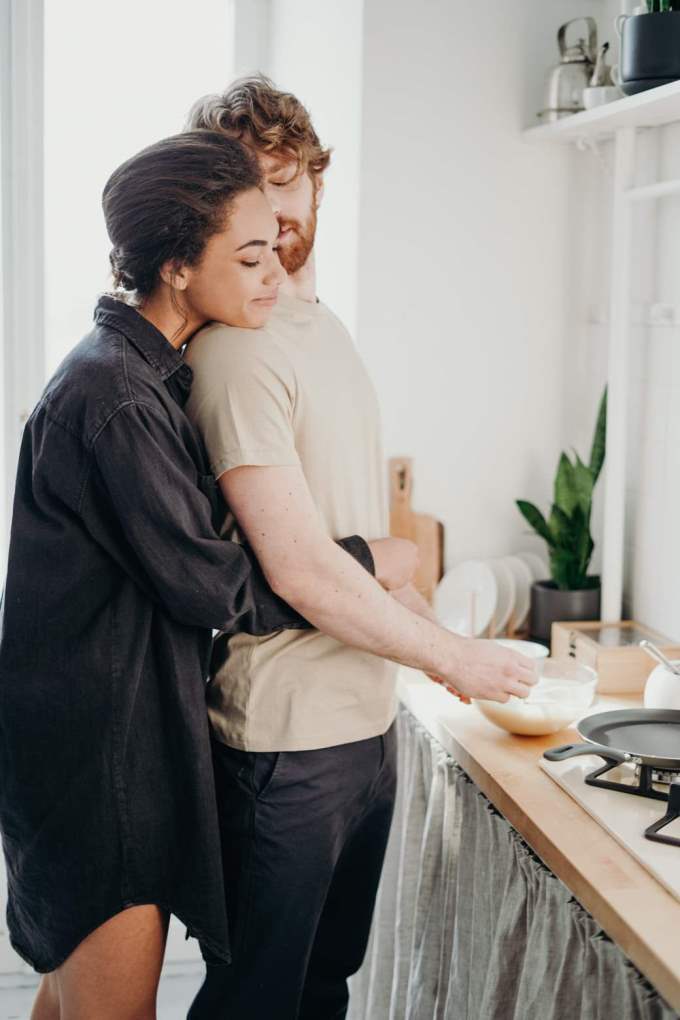 hombre mujer felices 124