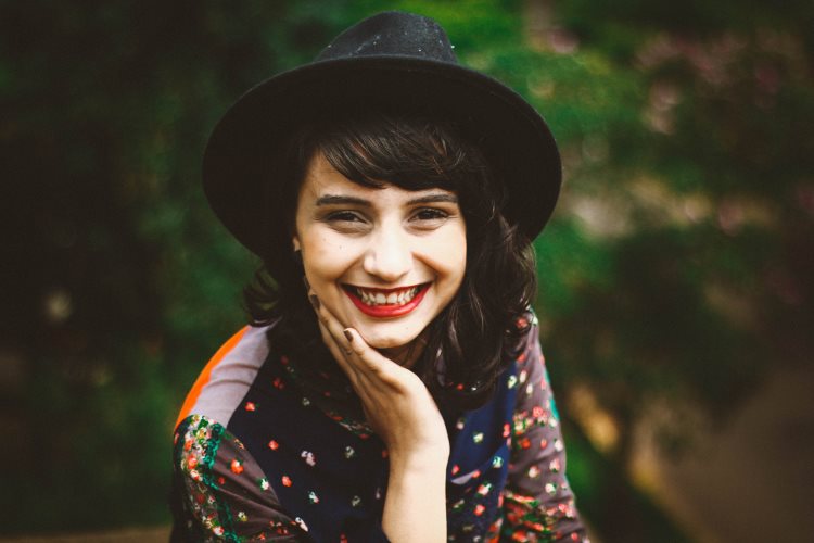 Una mujer de una gran belleza