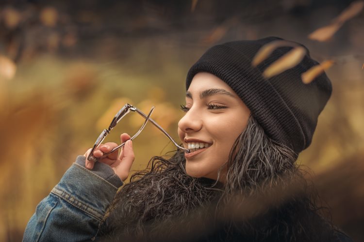 Una mujer disfrutando de su libertad