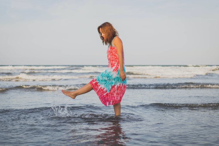 Jovencita disfrutando la vida